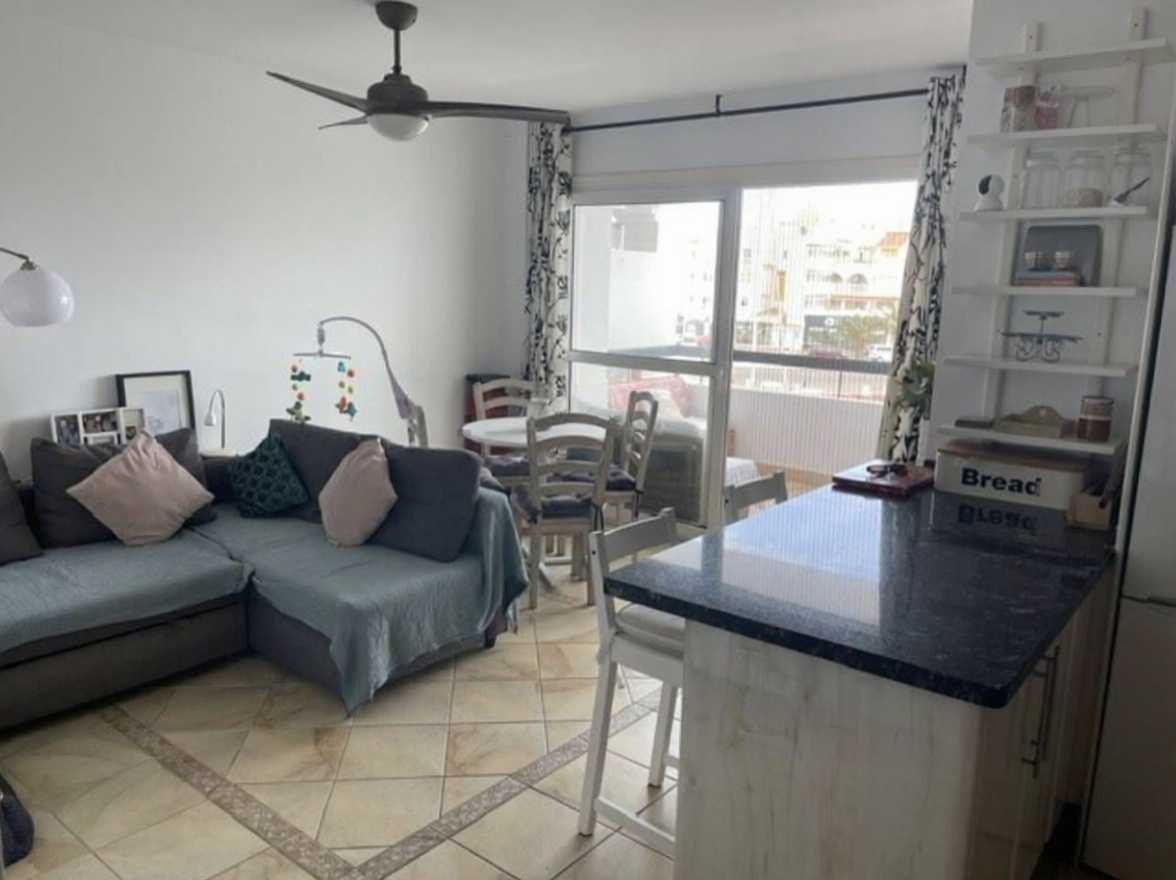 Apartamento em primeira linha de praia em El Ejido — Sala