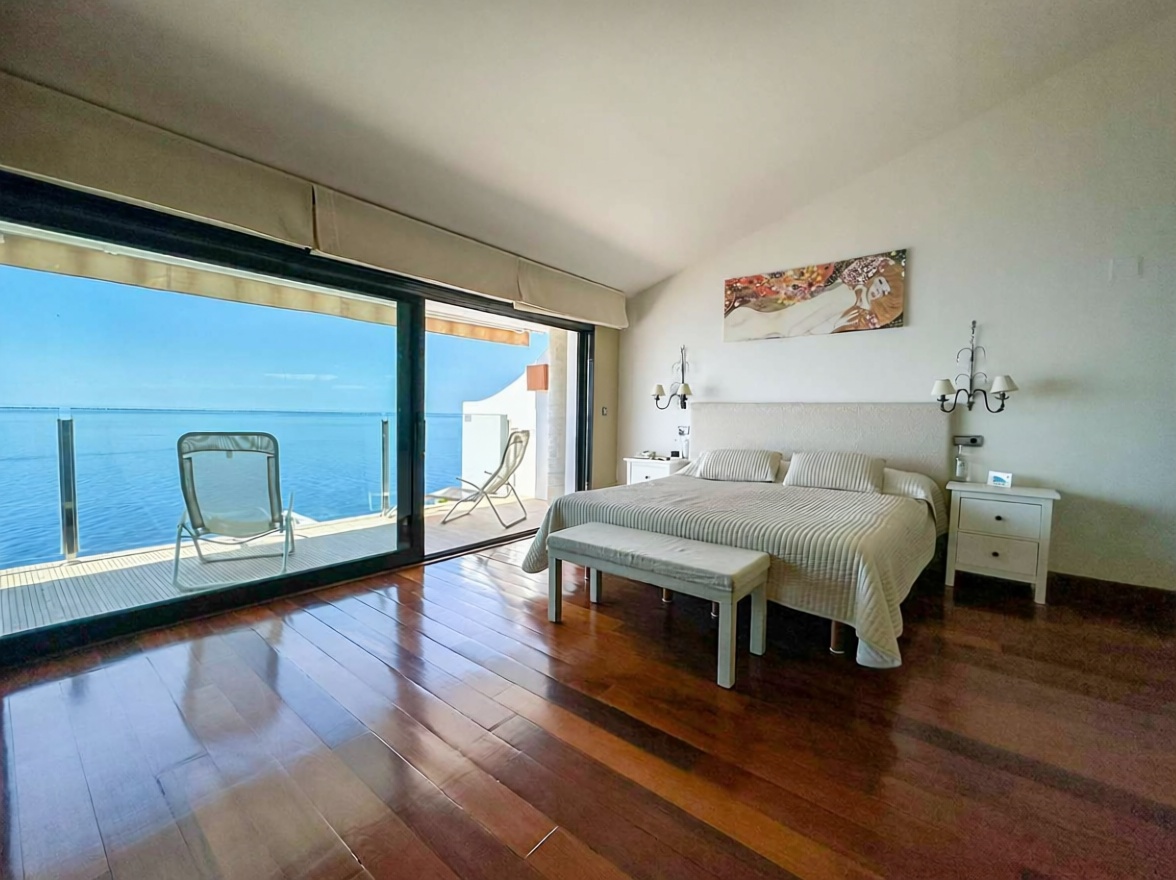 Chalet avec accès direct à la plage à Salobreña — Chambre