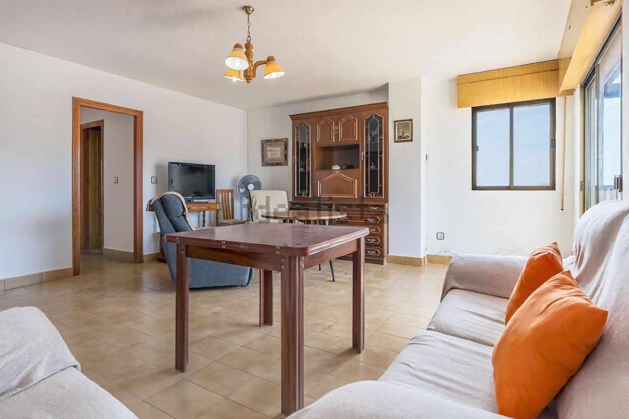 Appartement en première ligne de plage à Salobreña — Séjour