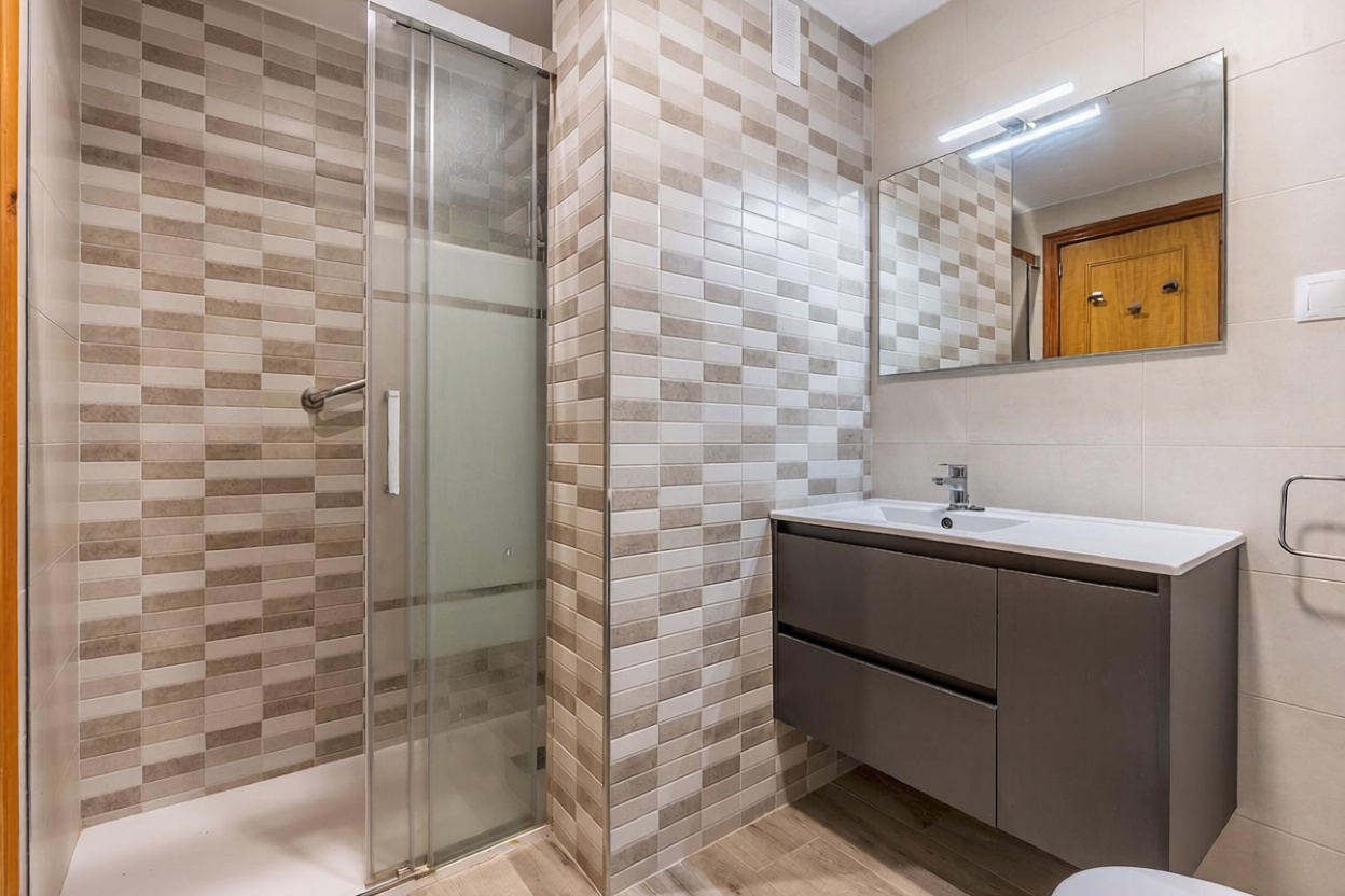 Appartement en première ligne de plage à Salobreña — Sanitaires