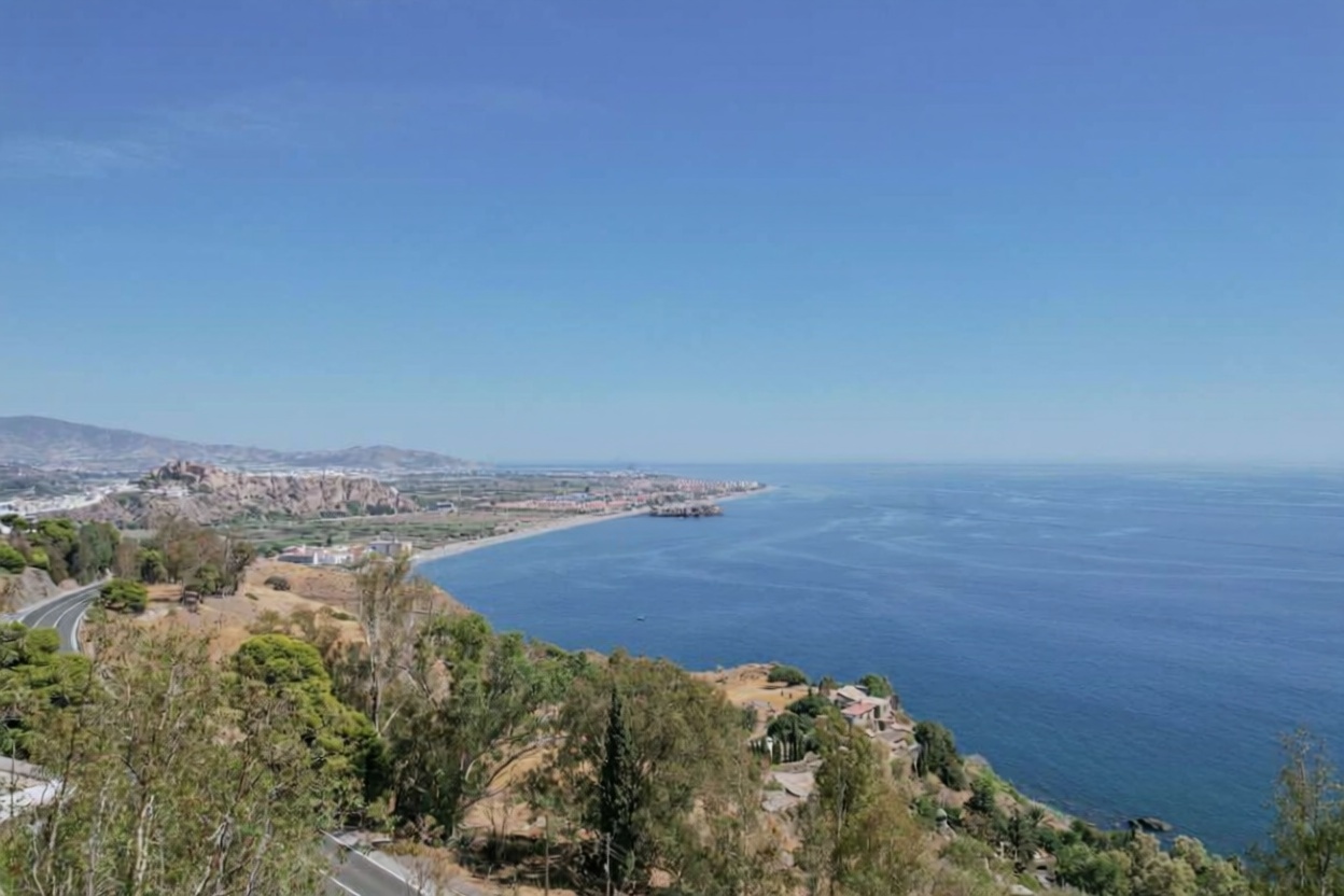 Chalet avec accès direct à la plage à Salobreña — Vue mer