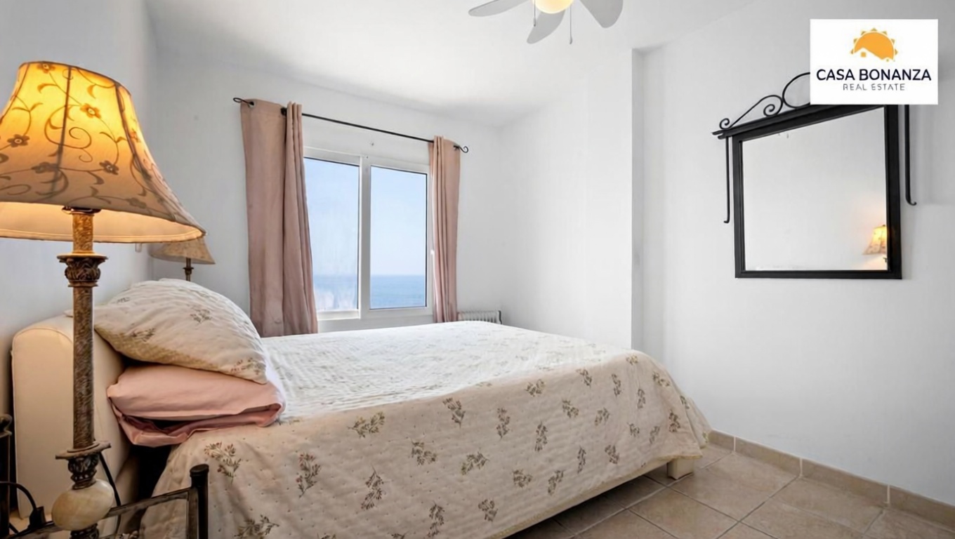 Piso en primera línea de playa en Almuñécar — Dormitorio