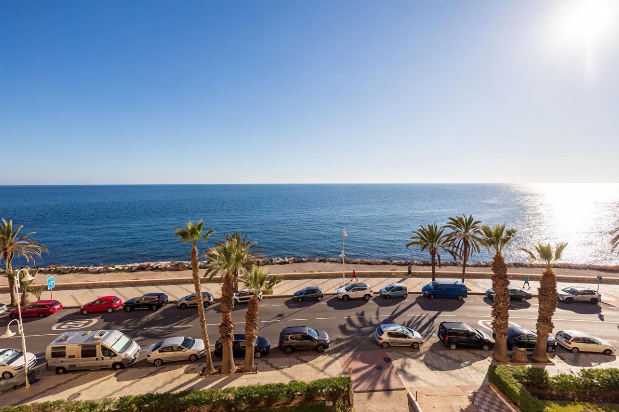 Appartement en première ligne de plage à Almuñécar — Vue mer