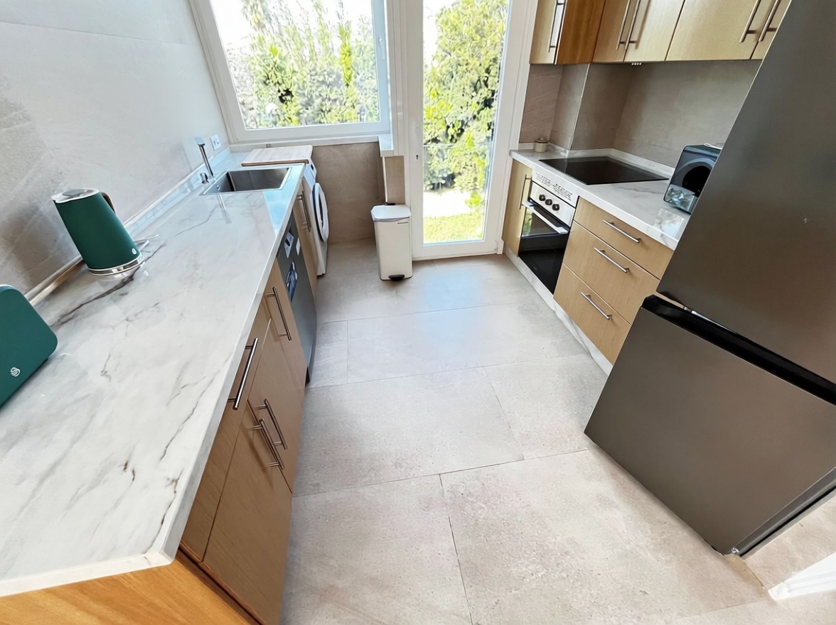 Beachfront flat in Almuñécar — Kitchen