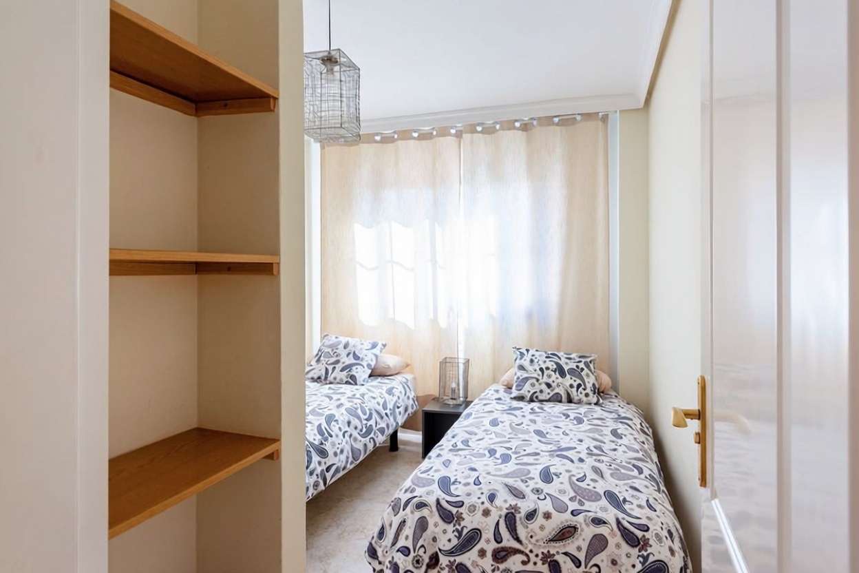 Appartement en première ligne de plage à Almuñécar — Chambre