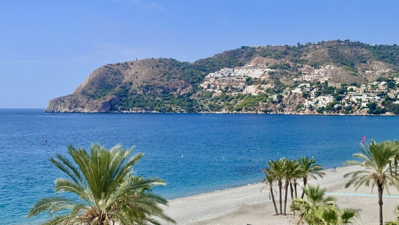 Appartement en première ligne de plage à La Herradura — Vue mer