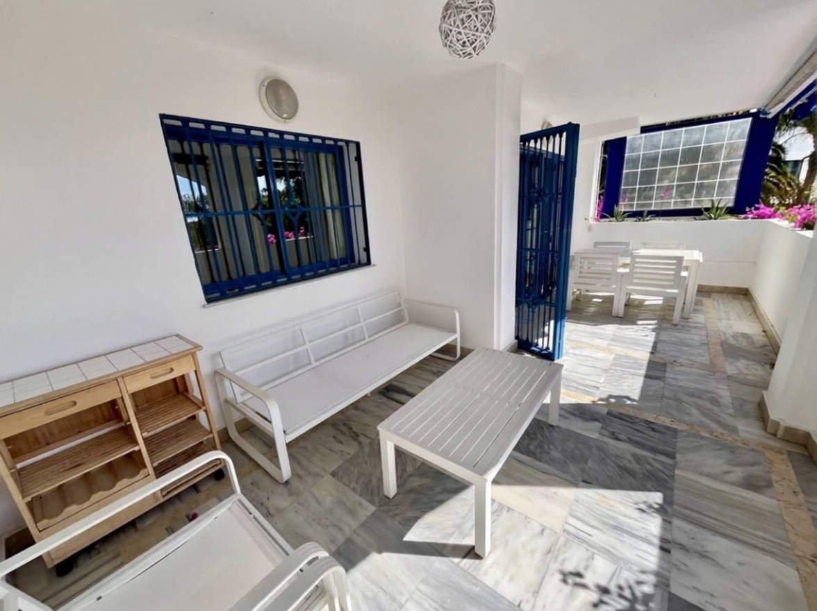 Appartement en première ligne de plage à Almuñécar — Séjour