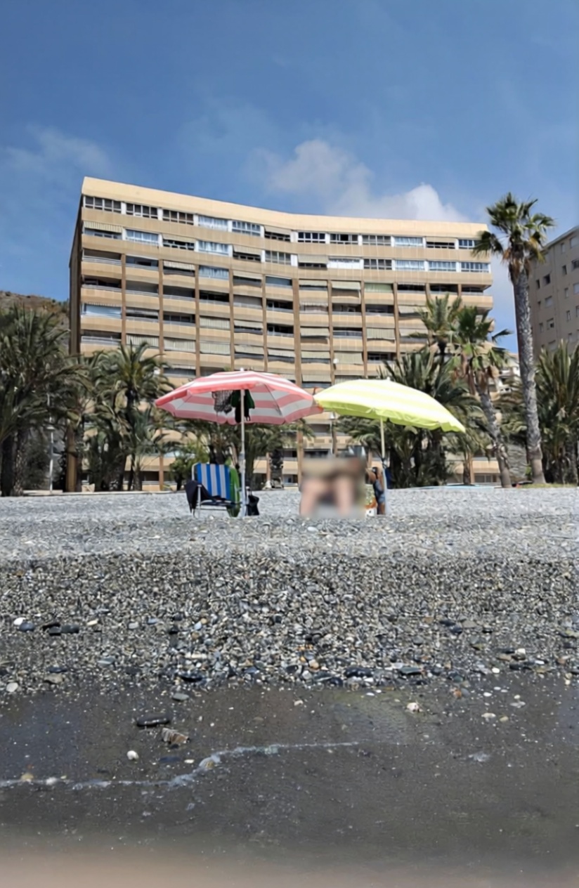 Appartement en première ligne de plage à Almuñécar — Vue mer