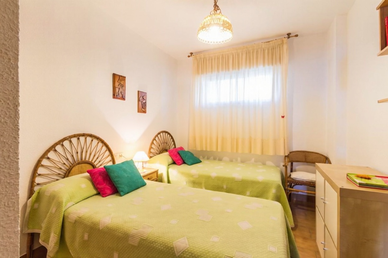 Apartamento em primeira linha de praia em Almuñécar — Quarto