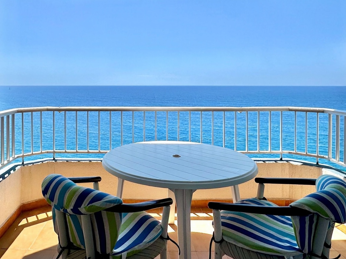 Apartamento em primeira linha de praia em Almuñécar