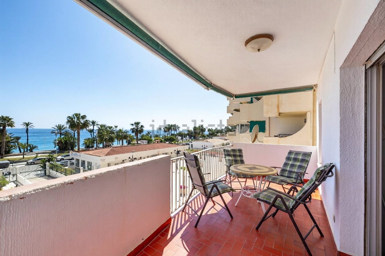 Apartamento em primeira linha de praia em Almuñécar