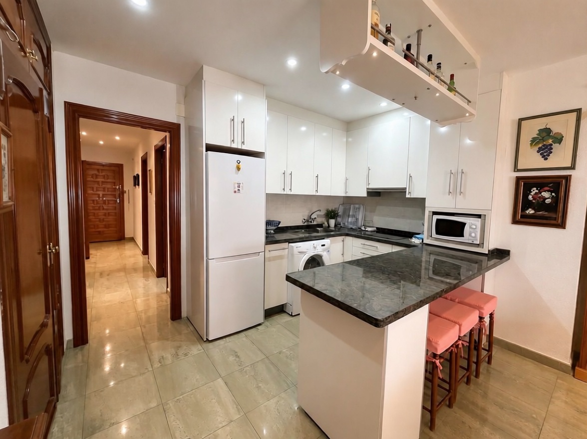 Apartamento em primeira linha de praia em Almuñécar — Cozinha