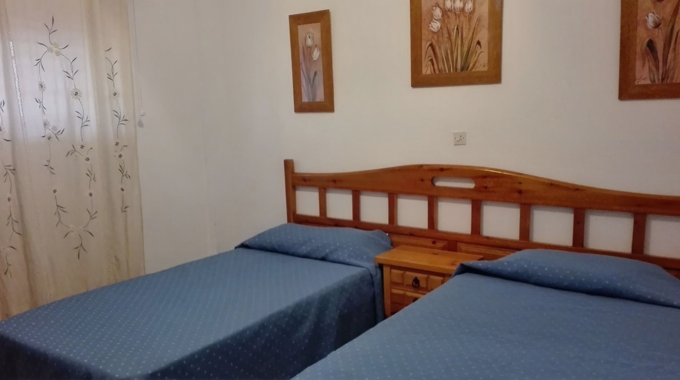 Appartement en première ligne de plage à Almuñécar — Chambre