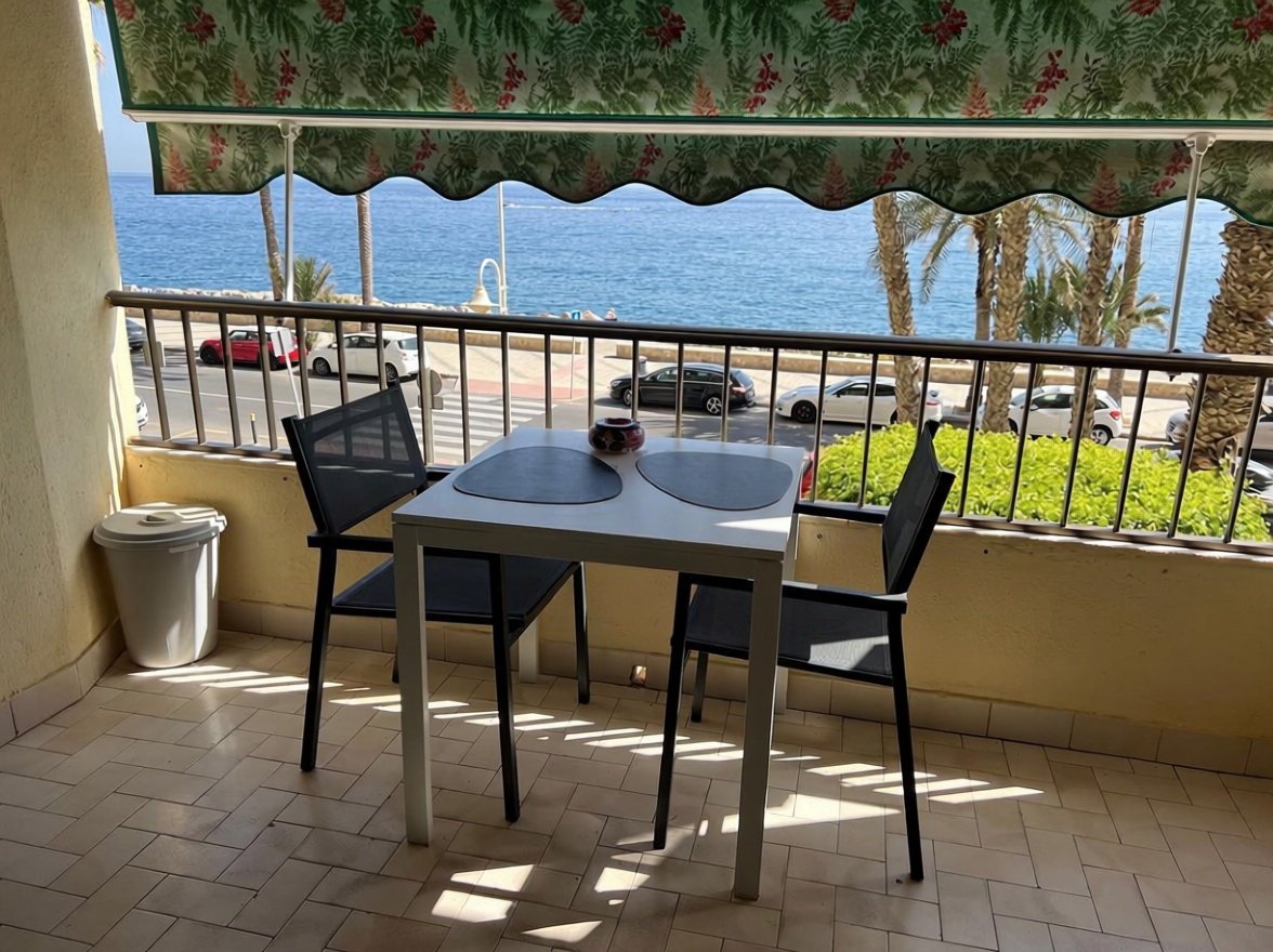 Apartamento em primeira linha de praia em Almuñécar