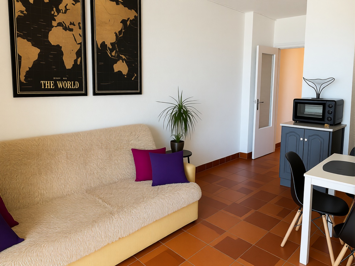 Beachfront flat in Almuñécar — Living room