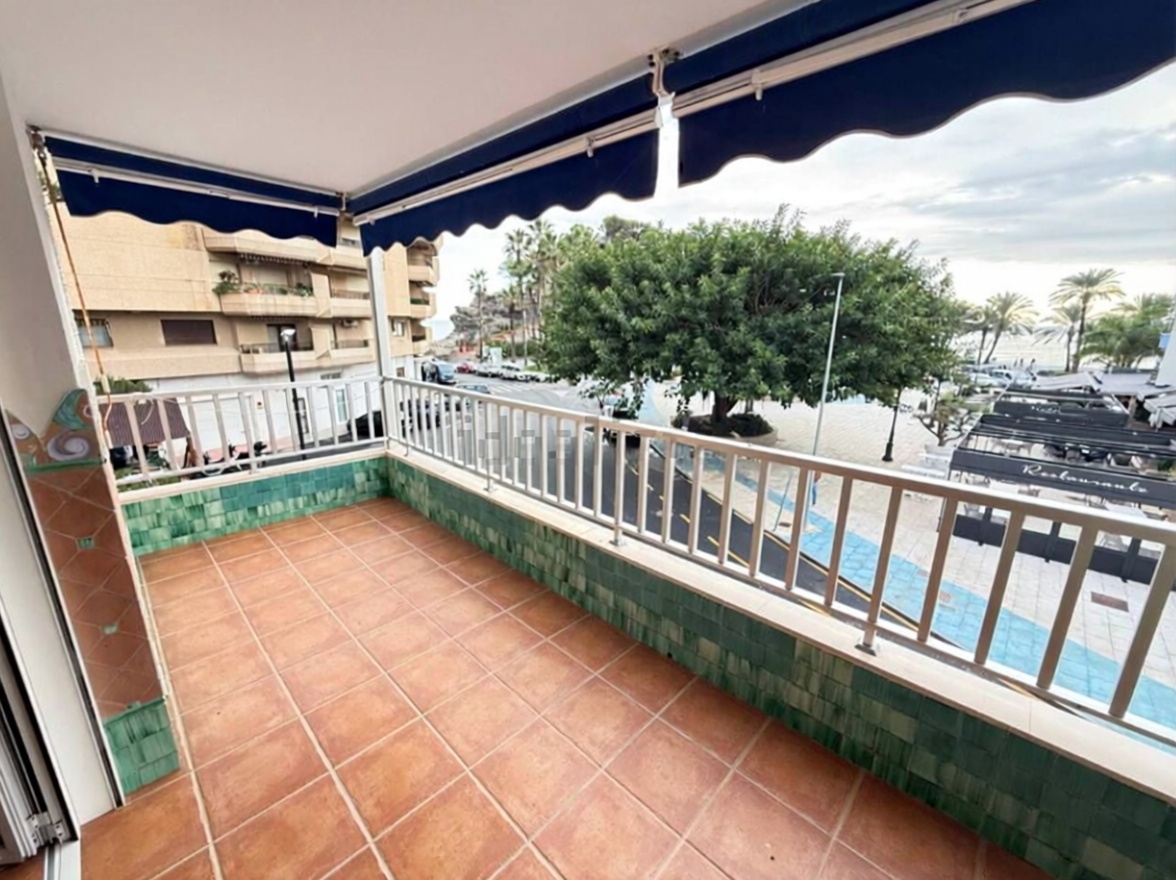 Apartamento em primeira linha de praia em Almuñécar