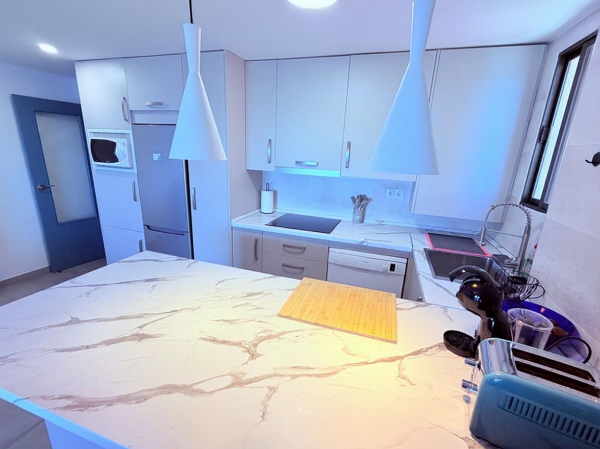 Appartement en première ligne de plage à Almuñécar — Chambre