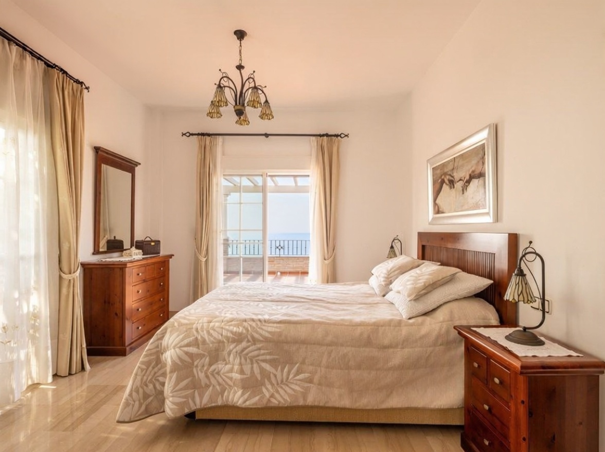 Chalet avec accès direct à la plage à Almuñécar — Chambre