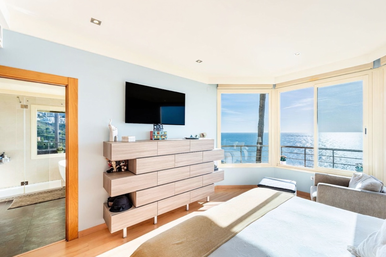 Appartement en première ligne de plage à Torrox — Chambre