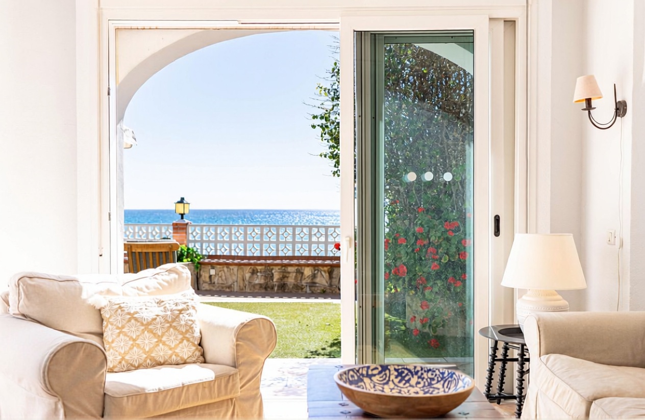 Chalet avec accès direct à la plage à Nerja — Chambre