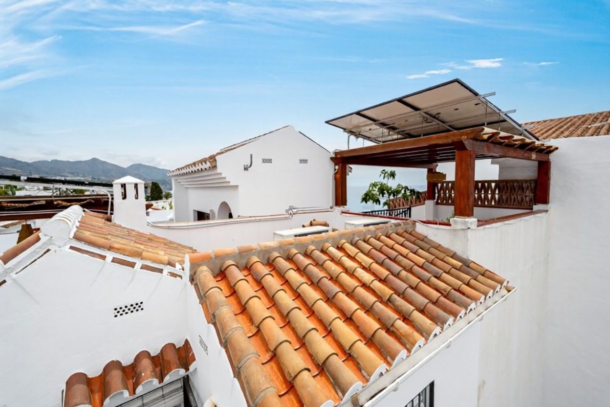 Maison avec accès direct à la plage à Nerja — Vue aérienne