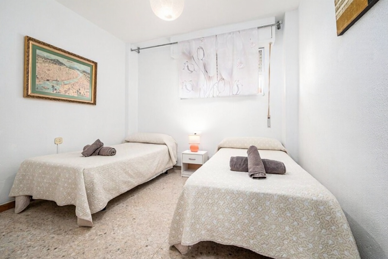 Appartement en première ligne de plage à Nerja — Chambre