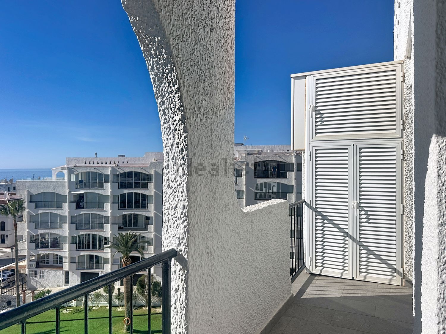 Wohnung zum Verkauf in direkter Strandlage in Nerja