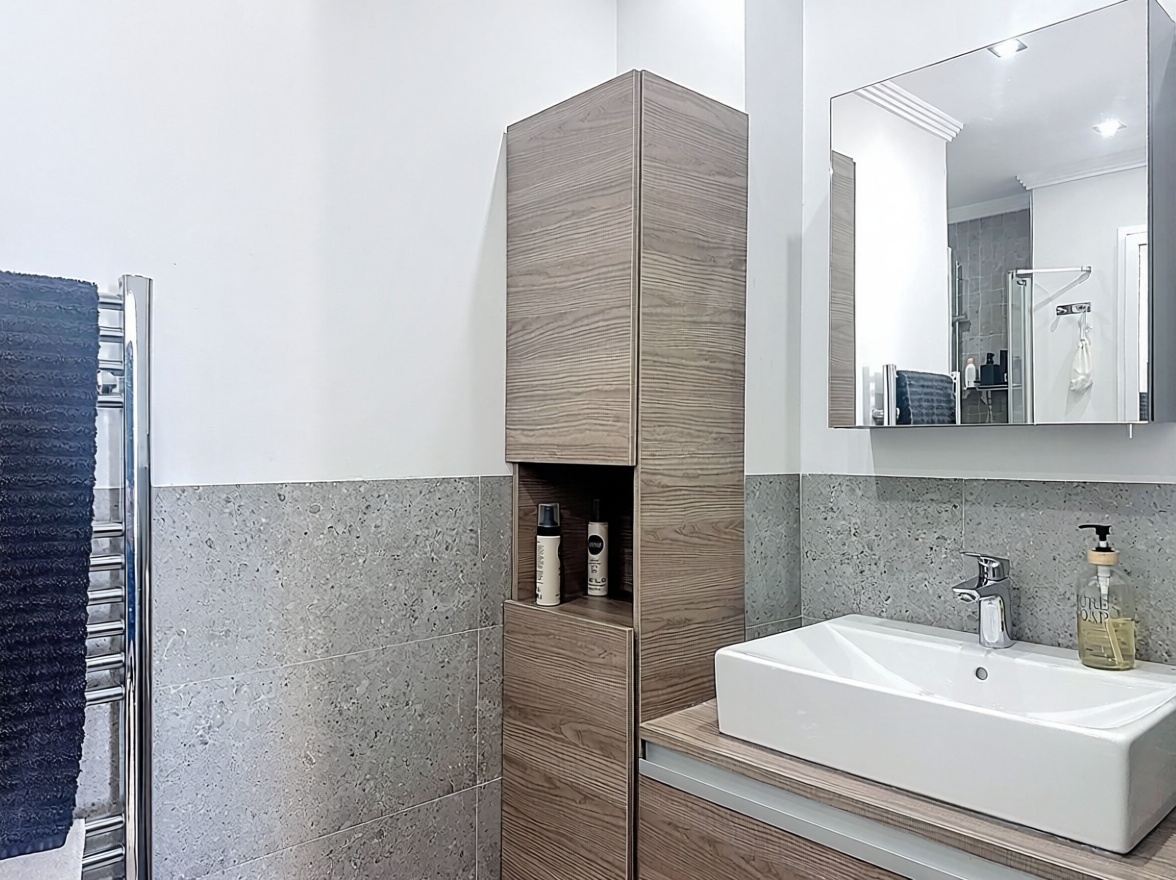 Beachfront flat in Nerja — Bathroom