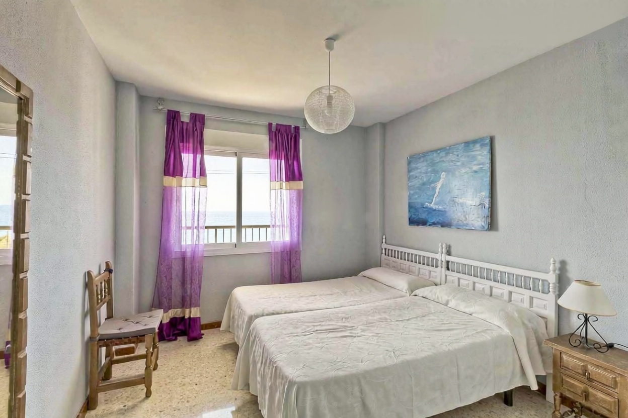 Appartement en première ligne de plage à Nerja — Chambre