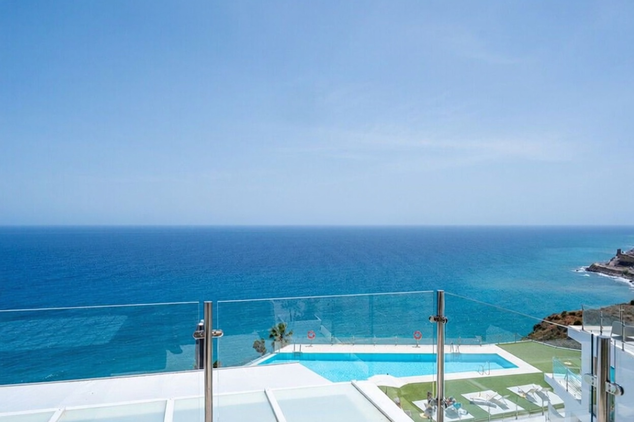 Beachfront flat in Torrox — Sea view