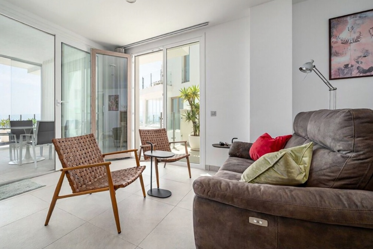 Beachfront flat in Torrox — Living room
