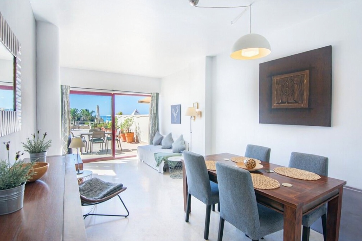 Apartamento em primeira linha de praia em Nerja — Sala