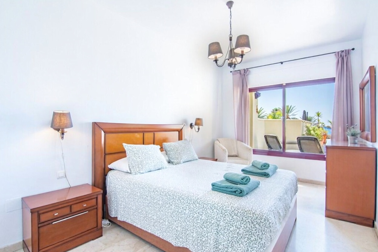 Apartamento em primeira linha de praia em Nerja — Quarto