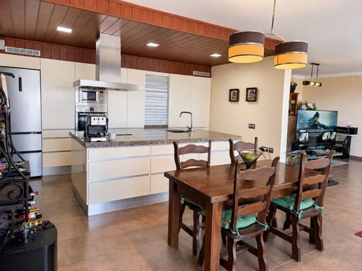 Beachfront flat in Torrox — Kitchen