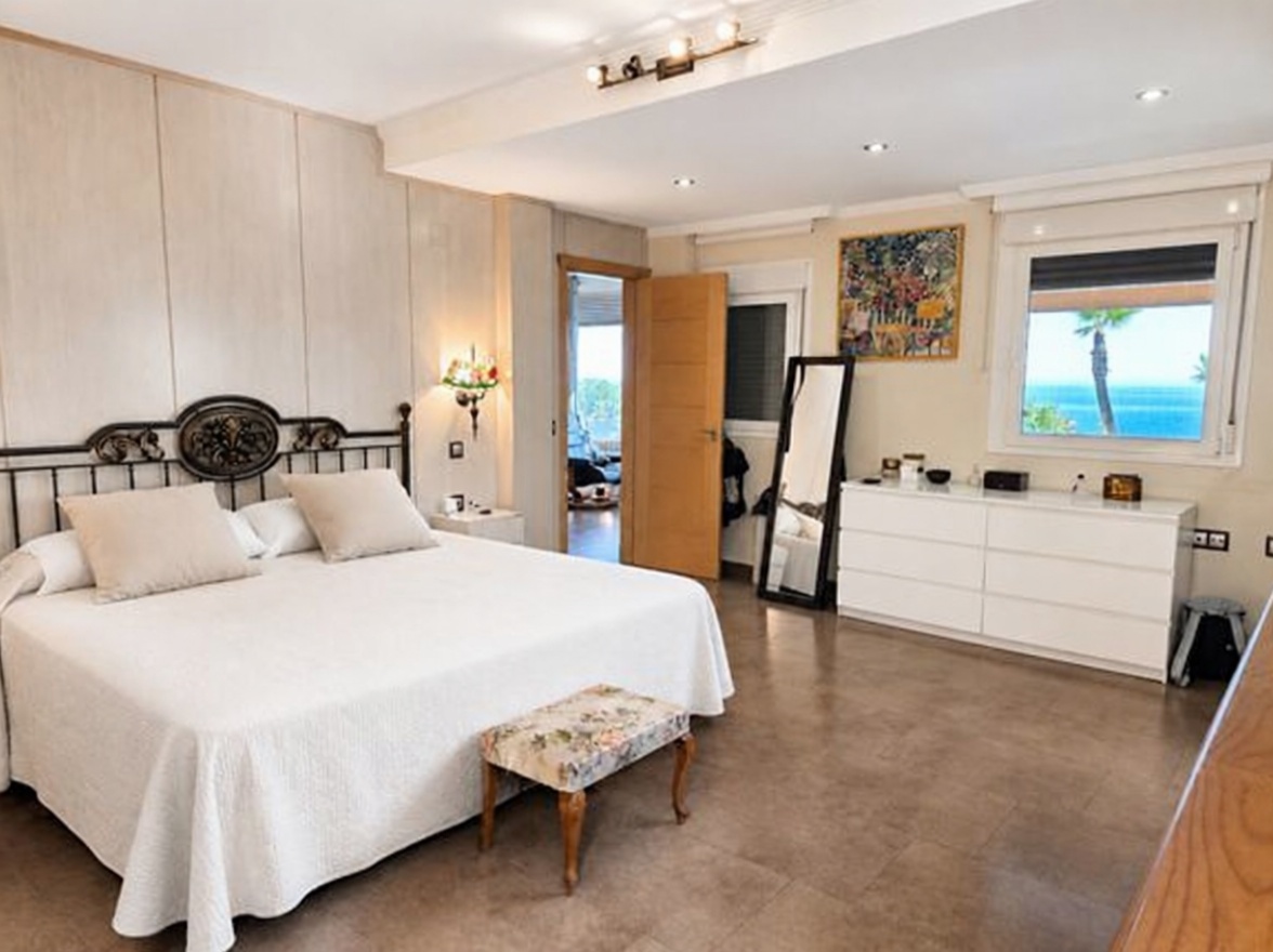 Beachfront flat in Torrox — Bedroom