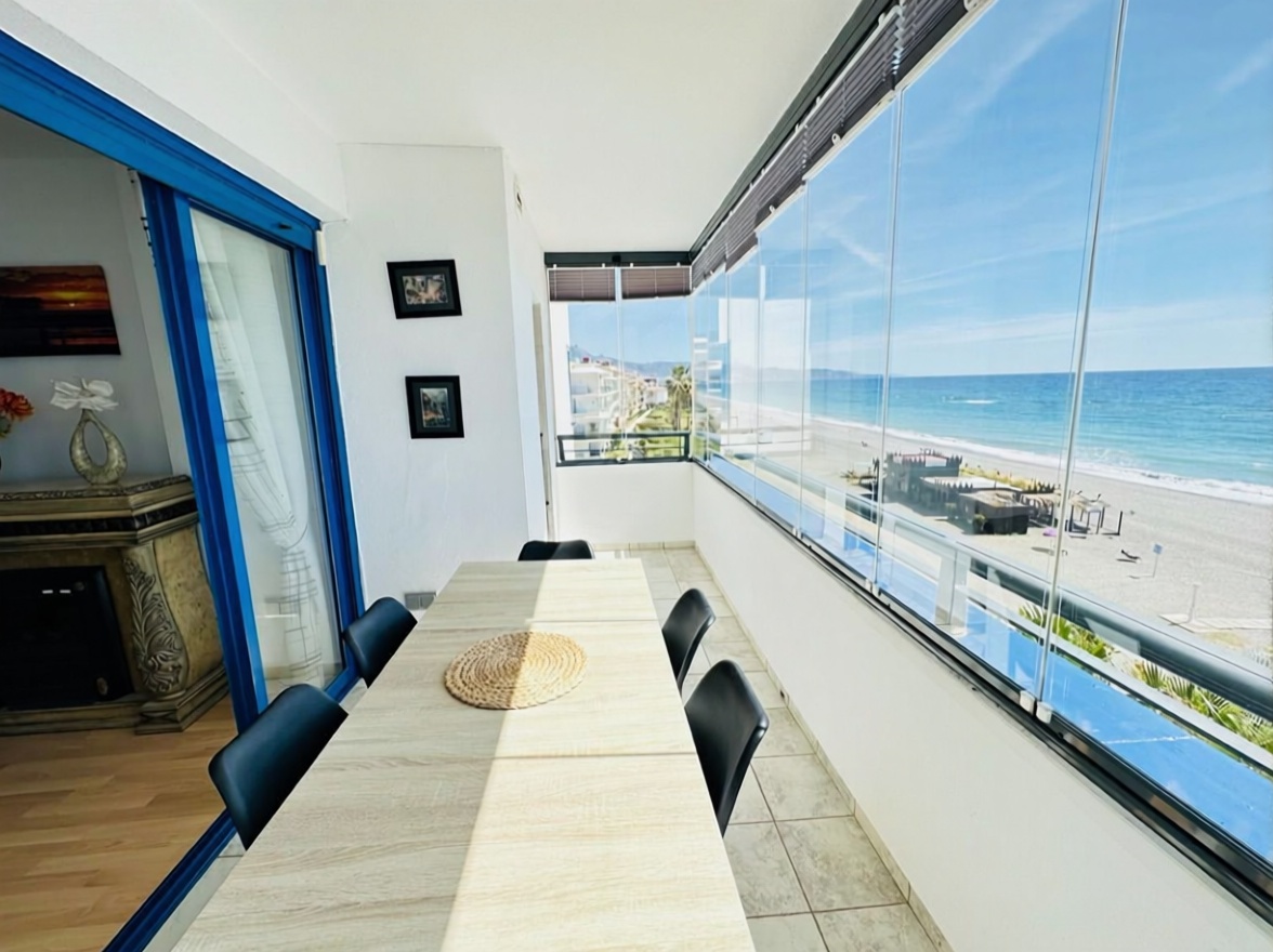 Ático em primeira linha de mar em Torrox — Cozinha
