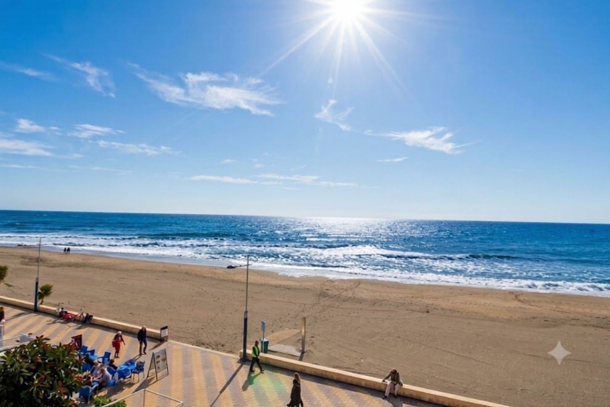 Apartamento em primeira linha de praia em Torrox — Vista mar