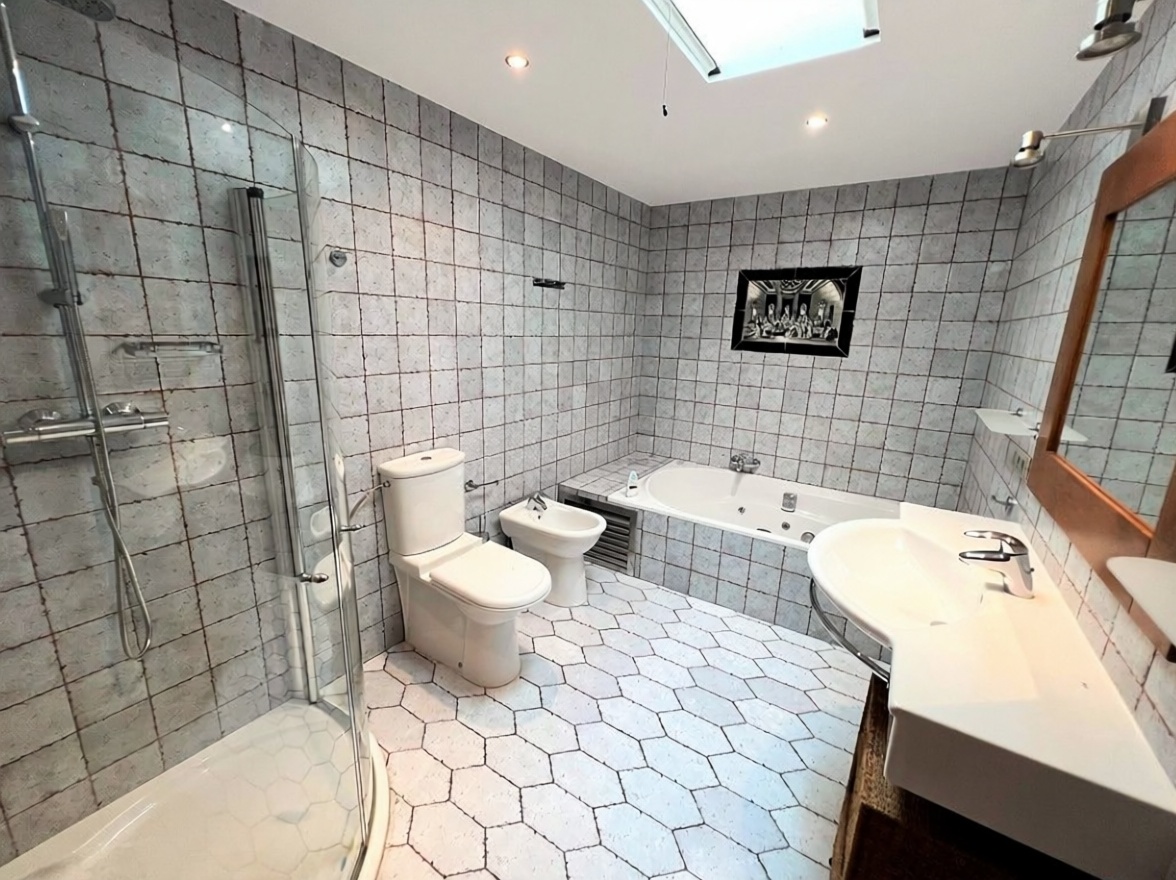 Ático em primeira linha de mar em Torrox — Casa banho
