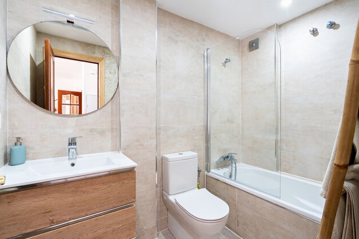Apartamento em primeira linha de praia em Torrox — Casa banho