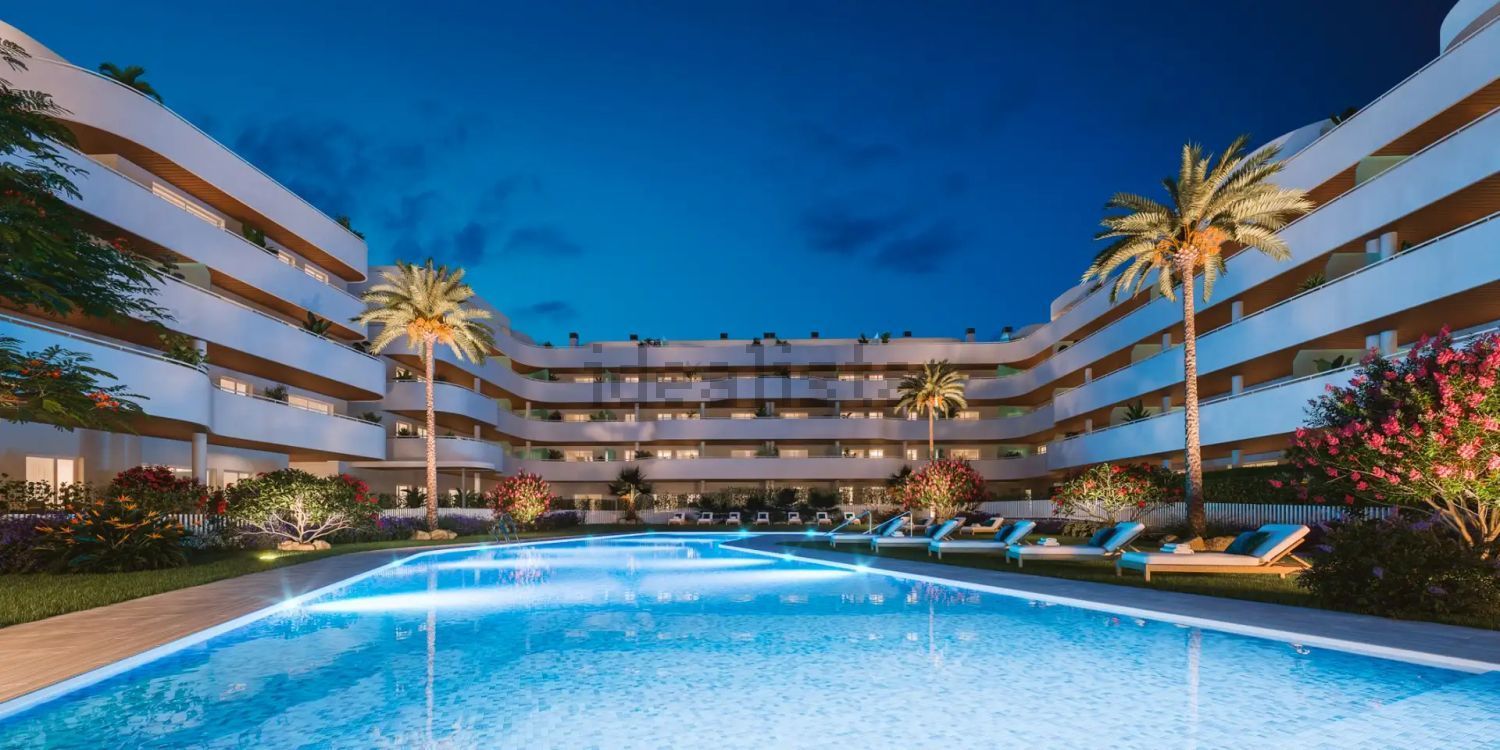 Ático en venta en primera línea de mar en Torrox