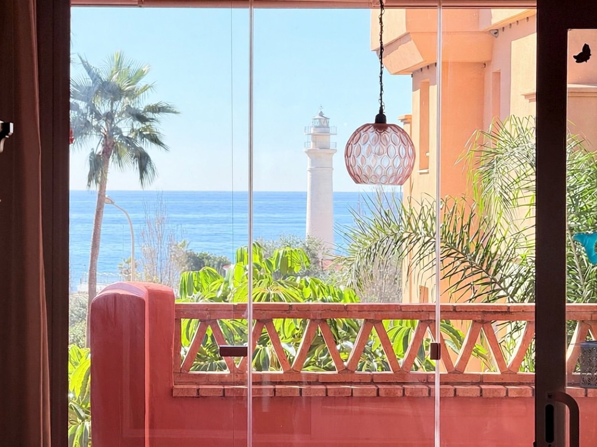 Apartamento em primeira linha de praia em Torrox — Vista mar