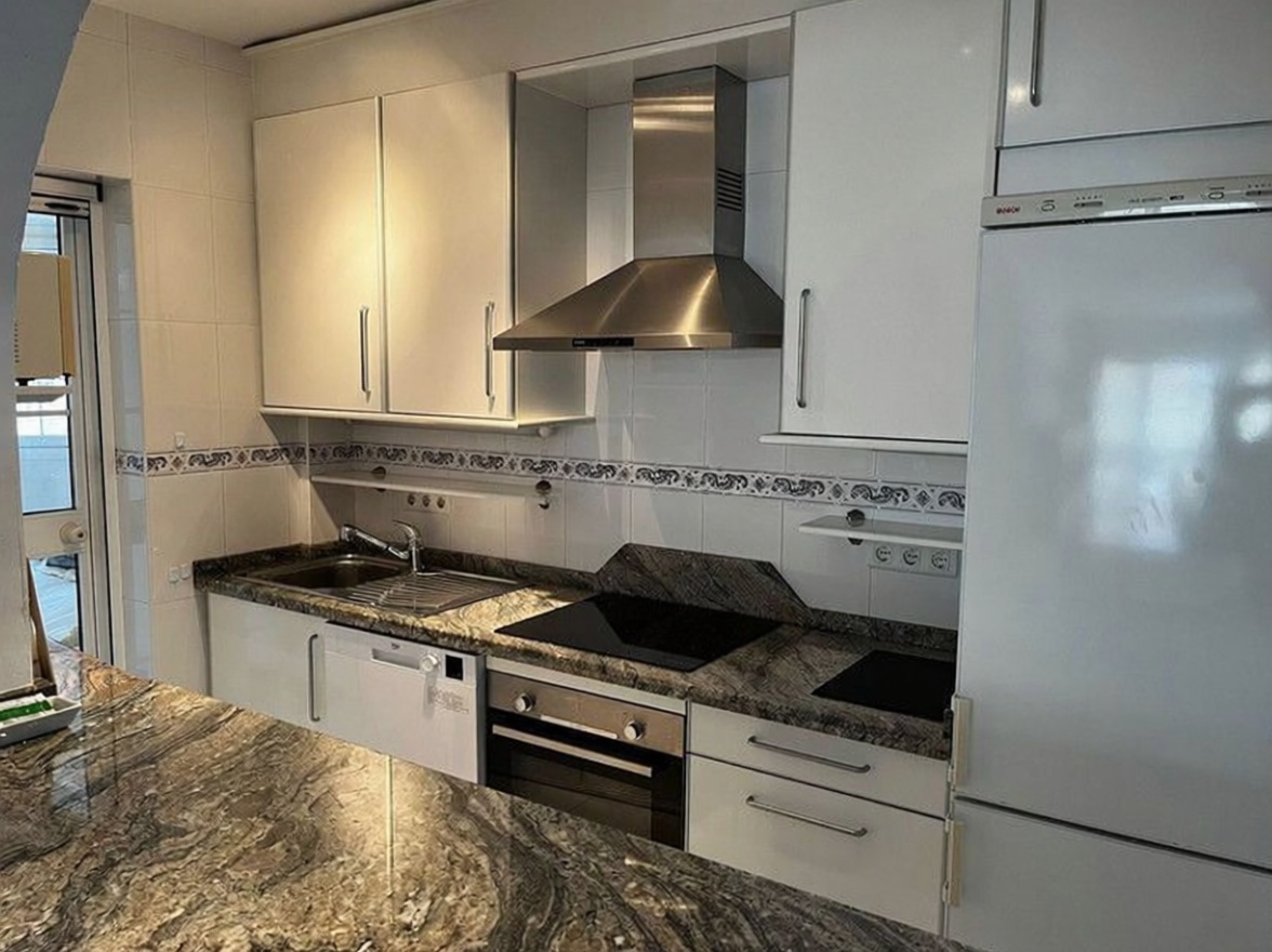 Ático en primera línea de mar en Torrox — Cocina