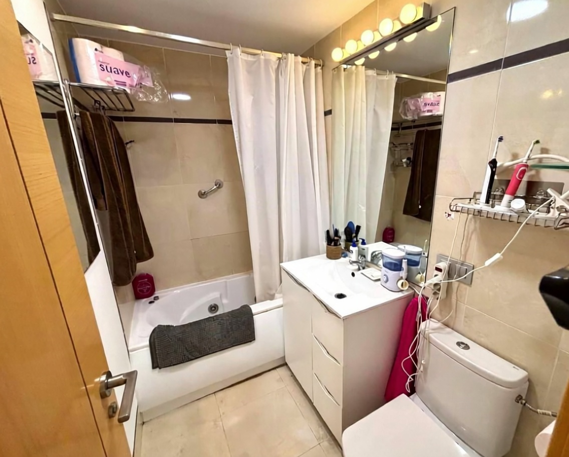 Ático em primeira linha de mar em Torrox — Casa banho