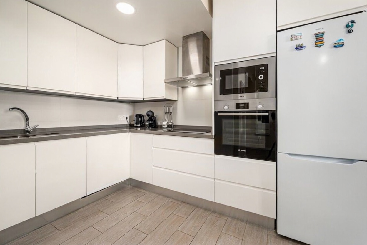 Apartamento em primeira linha de praia em Torrox — Cozinha