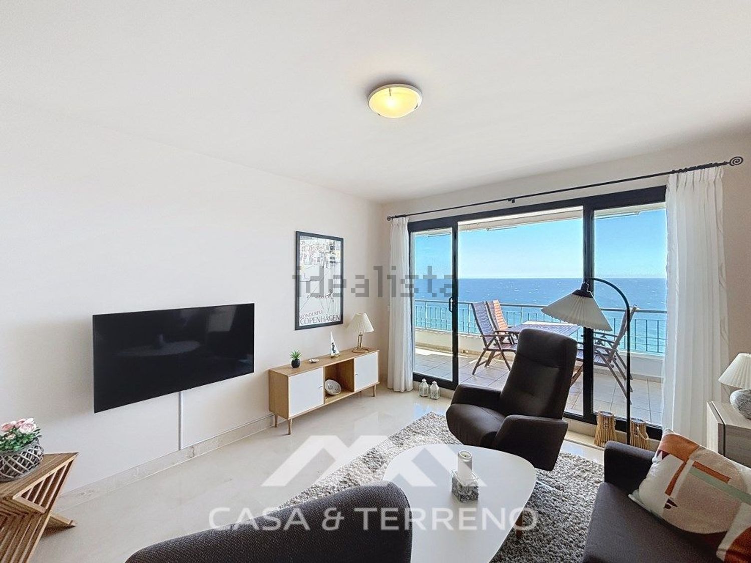 Flat for sale frontline beach in Torrox