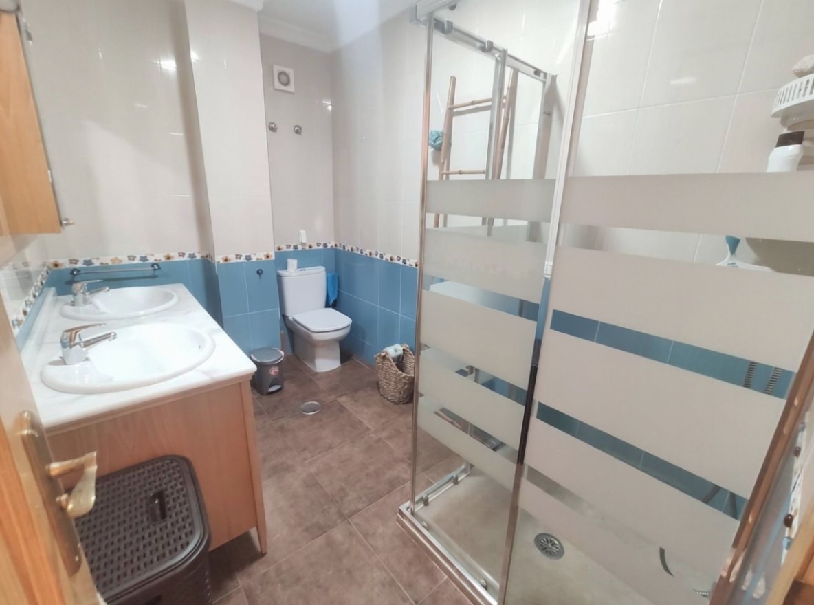 Apartamento em primeira linha de praia em Torrox — Casa banho