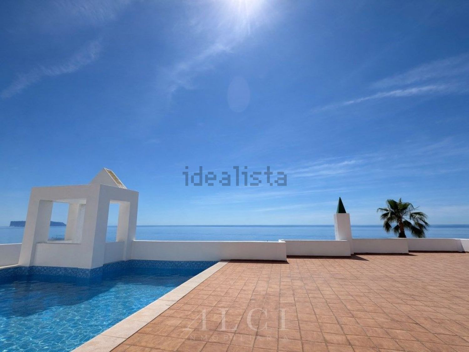Flat for sale frontline beach in Torrox