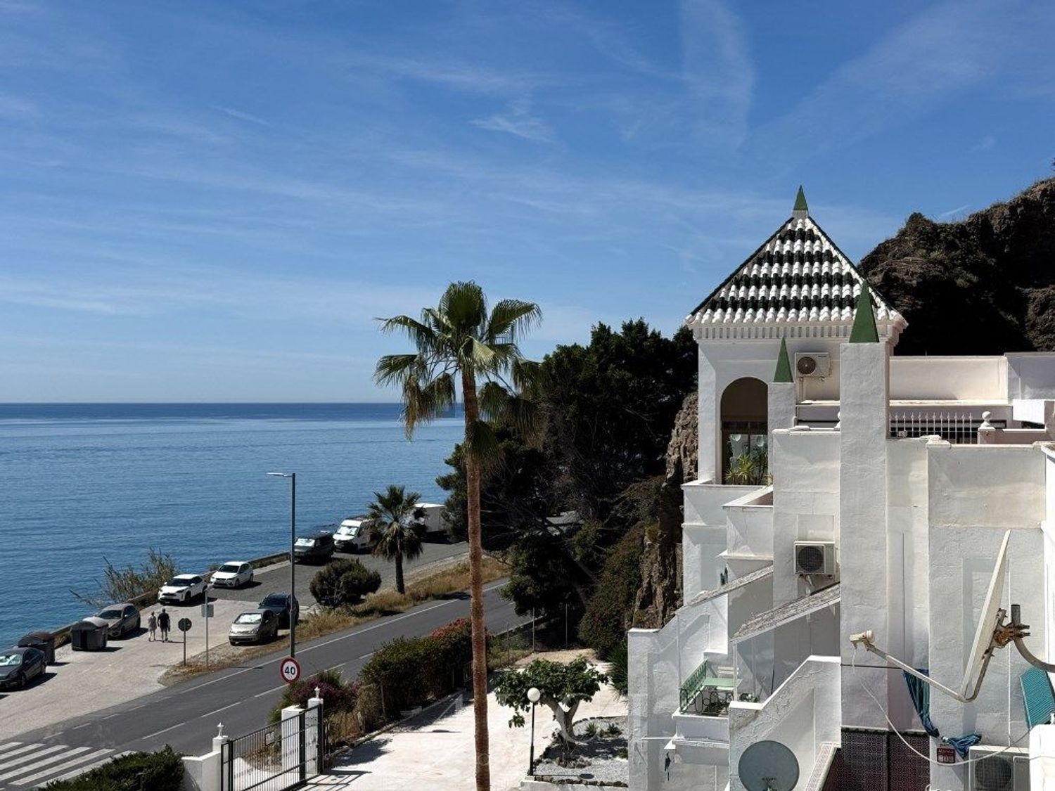 Flat for sale frontline beach in Torrox