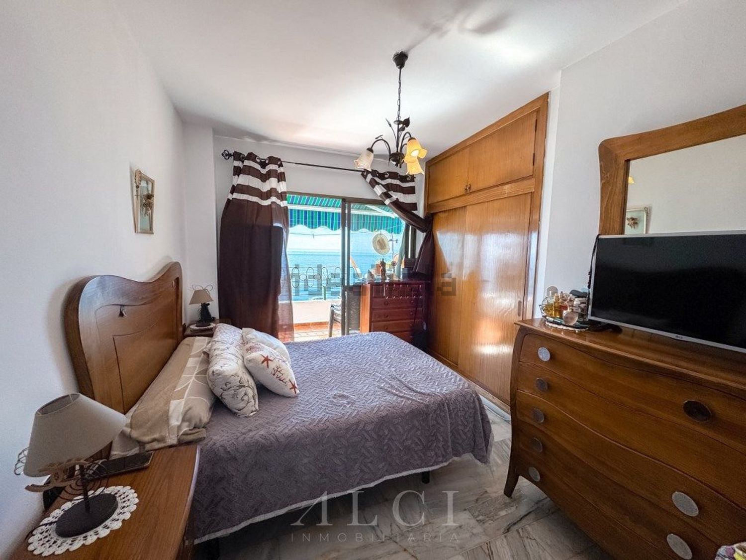 Flat for sale frontline beach in Torrox