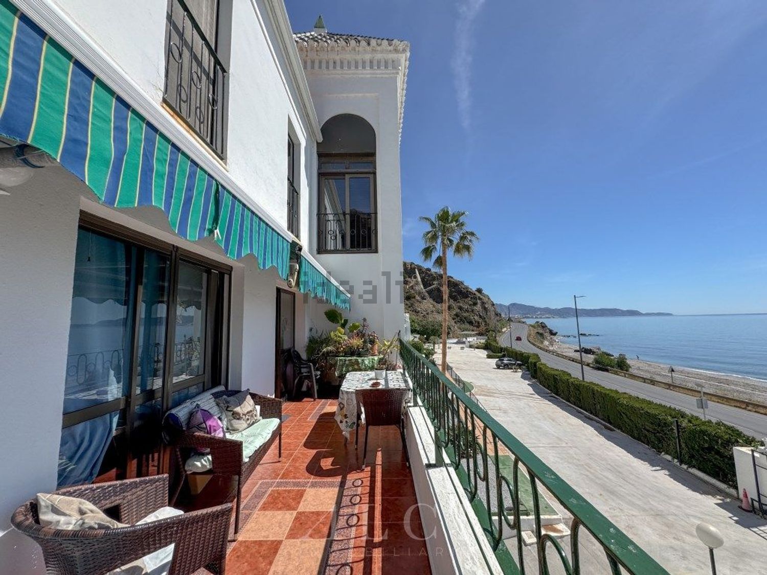 Flat for sale frontline beach in Torrox